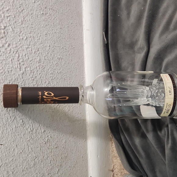 Milagros Tequila Select Barrel Limited Edition Handblown Tequila Bottle EMPTY! - Picture 3 of 5